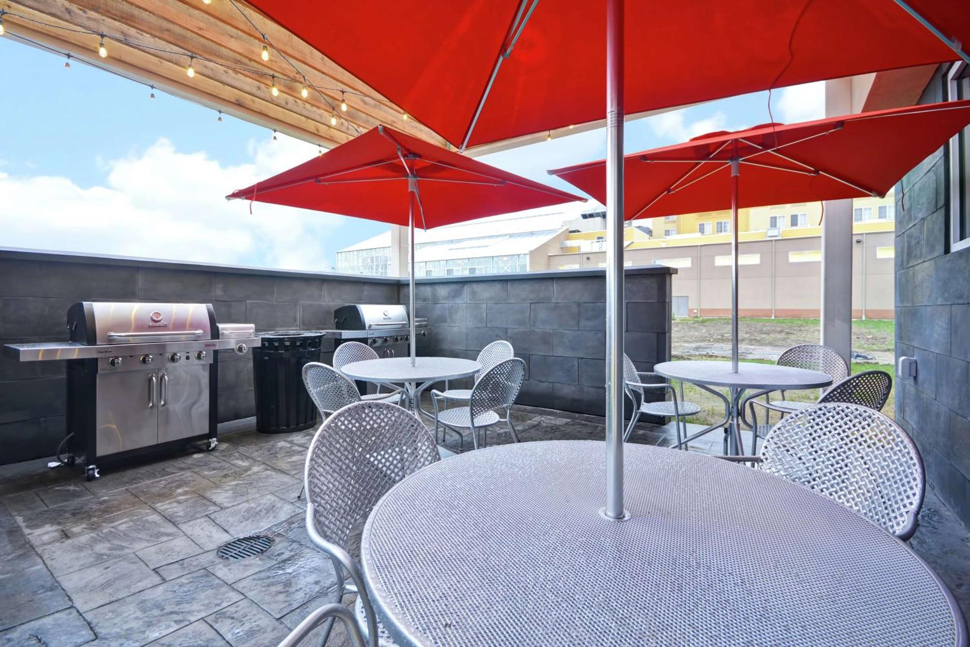 Home2 Suites By Hilton Rapid City Exterior photo